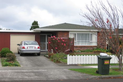 Photo of property in 17a Andrew Street, Waikanae, 5036