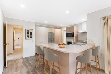 Photo of property in 44 Golfland Drive, Golflands, Auckland, 2013