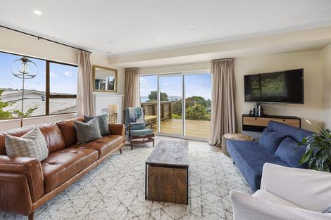 Photo of property in 13 De Castro Place, Titahi Bay, Porirua, 5022