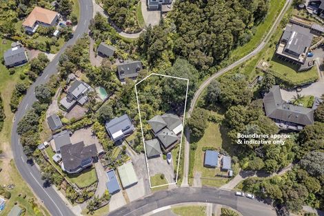 Photo of property in 2 Pohutukawa Grove, Whitianga, 3510