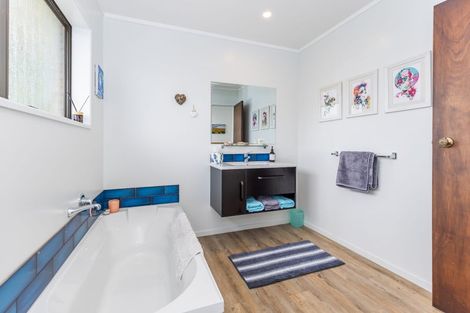 Photo of property in 27 Russleigh Drive, Dinsdale, Hamilton, 3204