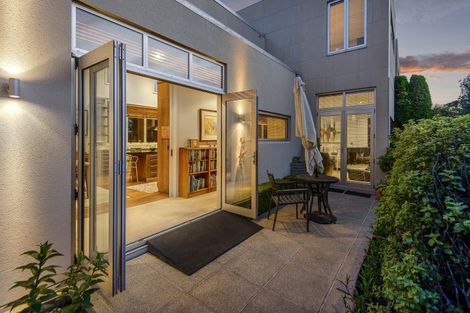 Photo of property in 33 Wroxton Terrace, Merivale, Christchurch, 8014