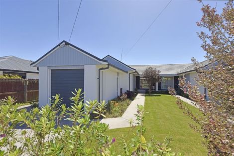Photo of property in 2/11 Mcfaddens Road, St Albans, Christchurch, 8052