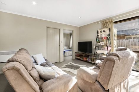 Photo of property in 2/31 Jones Crescent, Melville, Hamilton, 3206