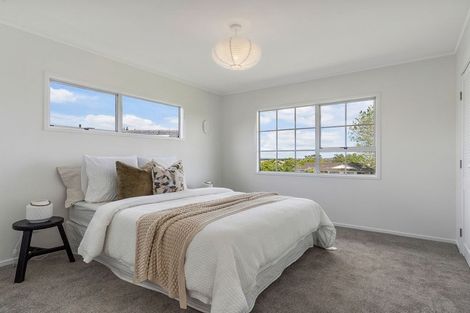 Photo of property in 5 Moxham Grove, Massey, Auckland, 0614