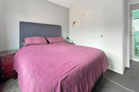 Photo of property in 7 Angeline Place, Massey, Auckland, 0614