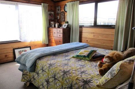 Photo of property in 16 Pohutukawa Drive, Opunake, 4616