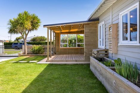 Photo of property in 23 Layard Street, Opunake, 4616