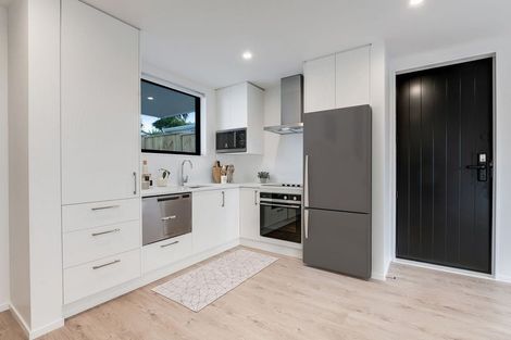 Photo of property in 2/11 Paramu Avenue, Birkdale, Auckland, 0626