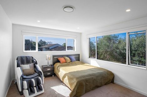 Photo of property in 335a East Coast Road, Mairangi Bay, Auckland, 0630