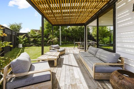 Photo of property in 15c Helga Crescent, Te Atatu Peninsula, Auckland, 0610