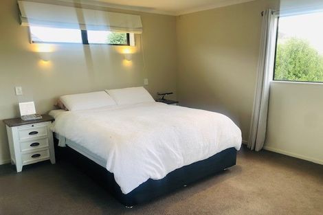 Photo of property in 25 Consort Close, Paraparaumu Beach, Paraparaumu, 5032