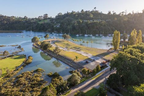 Photo of property in 2 Duck Creek Road, Stillwater, Silverdale, 0993