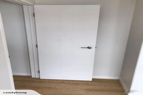 Photo of property in 4 Ballyboe Place, Pinehill, Auckland, 0632