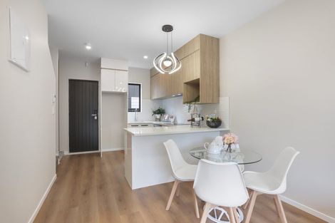 Photo of property in 8/10 Newington Road, Henderson, Auckland, 0612