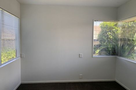 Photo of property in 3 Bridgehead Cove, West Harbour, Auckland, 0618