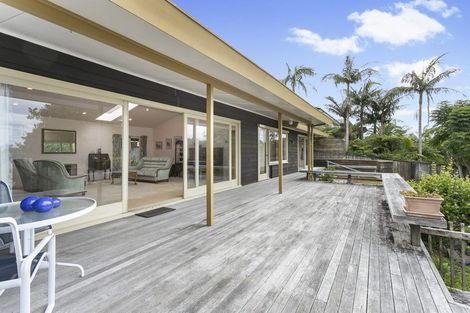 Photo of property in 1/95 Braemar Road, Castor Bay, Auckland, 0620