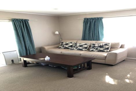 Photo of property in 1/9 Benygloe Place, Highland Park, Auckland, 2010