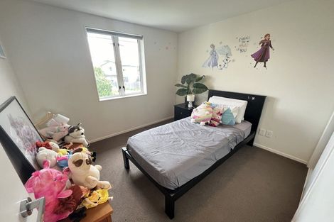 Photo of property in 10 Bellbird Street, Papakura, 2110