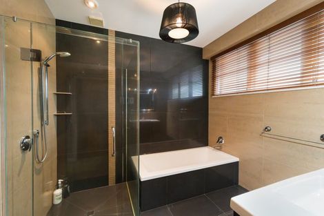 Photo of property in 8 Goodwyn Crescent, Hokowhitu, Palmerston North, 4410