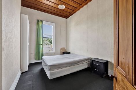 Photo of property in 211 South Road, Hawera, 4610