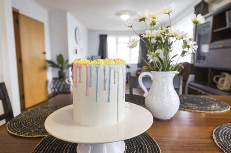 Photo of property in 9 Holland Crescent, Bulls, 4818