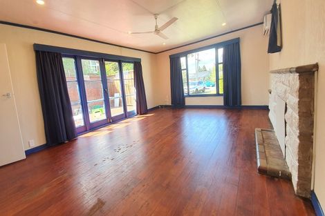 Photo of property in 25 Fruitvale Road, New Lynn, Auckland, 0600