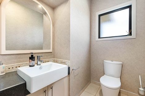 Photo of property in 16 Walnut Grove, Alexandra, 9320