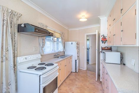 Photo of property in 10 Ross Street, Levin, 5510