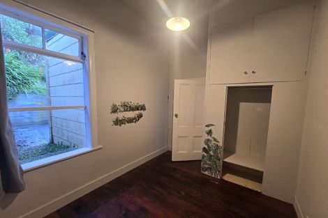 Photo of property in 92 Rolleston Street, Mount Cook, Wellington, 6021