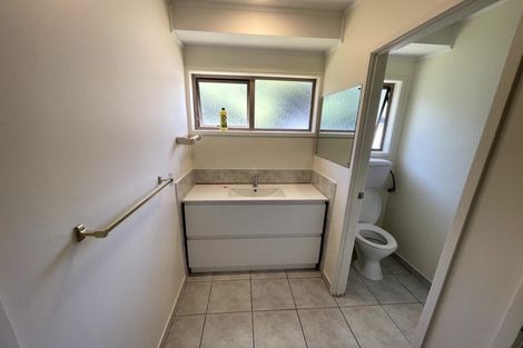 Photo of property in 63 Chelsea View Drive, Chatswood, Auckland, 0626