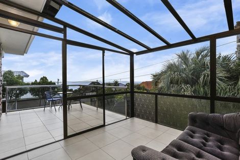 Photo of property in 1/130 Churchill Road, Rothesay Bay, Auckland, 0630
