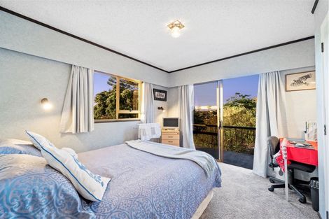 Photo of property in 100 Becroft Drive, Forrest Hill, Auckland, 0620