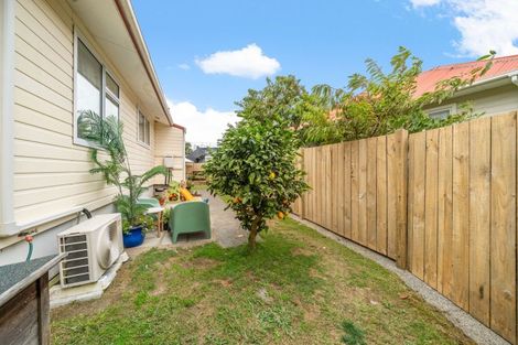 Photo of property in 39 Naenae Road, Naenae, Lower Hutt, 5011