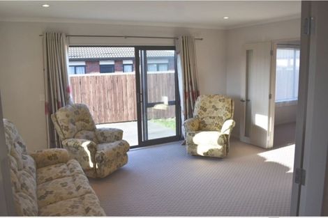 Photo of property in 238 Mark Avenue, Grenada Village, Wellington, 6037