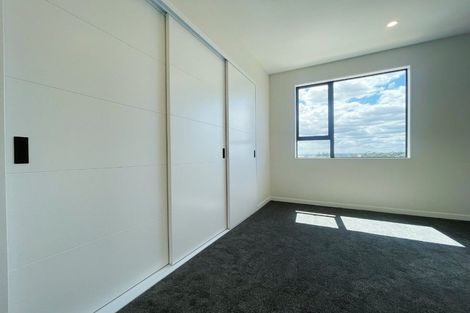Photo of property in 18 Puihi Crescent, Massey, Auckland, 0614