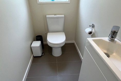 Photo of property in 9 Swindon Close, Mellons Bay, Auckland, 2014