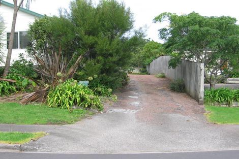 Photo of property in 2/4 Kahikatea Place, Ranui, Auckland, 0612