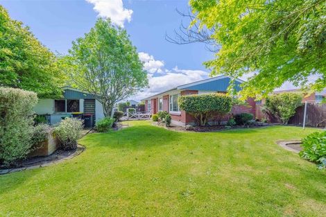 Photo of property in 29 Rosedale Place, Avonhead, Christchurch, 8042