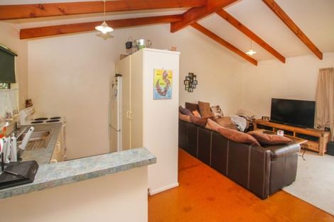 Photo of property in 14 Falls View Road, Haruru, 0204