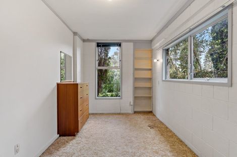 Photo of property in 40 Montgomery Avenue, Rothesay Bay, Auckland, 0630