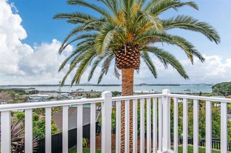 Photo of property in 99 Queen Street, Northcote Point, Auckland, 0627