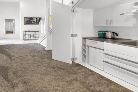 Photo of property in 615 Marine Parade, Napier South, Napier, 4110