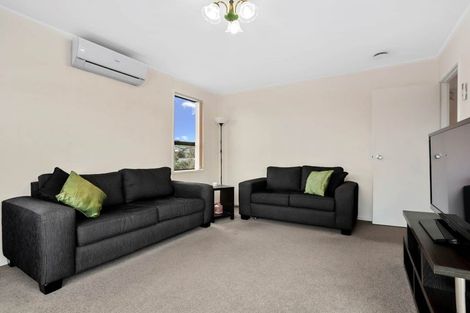 Photo of property in 22 West Harbour Drive, West Harbour, Auckland, 0618