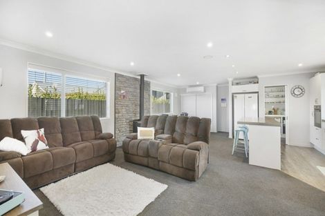 Photo of property in 27 Spring Place, Leeston, 7632