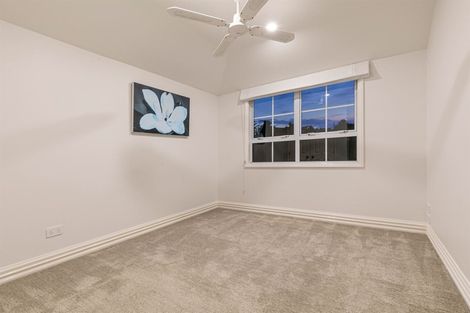 Photo of property in 27 Almond Grove, Greenhithe, Auckland, 0632