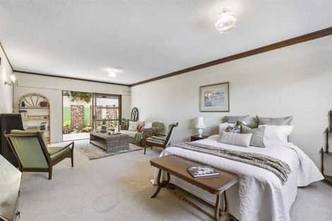 Photo of property in 2/23 Beach Road, Castor Bay, Auckland, 0620