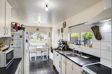 Photo of property in 25 Tait Drive, Greenmeadows, Napier, 4112