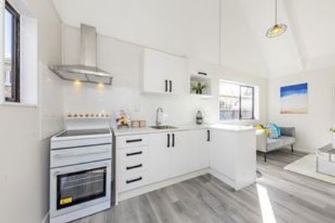 Photo of property in 2/72 Weymouth Road, Manurewa, Auckland, 2102