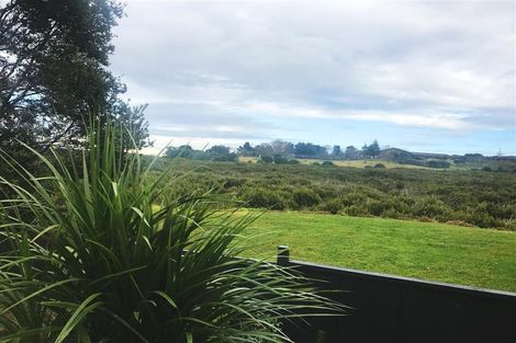 Photo of property in 36 Seaward Place, Wattle Downs, Auckland, 2103